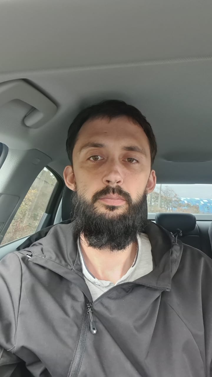 Специалист по подбору и покупки битых авто с японских аукционов Денис