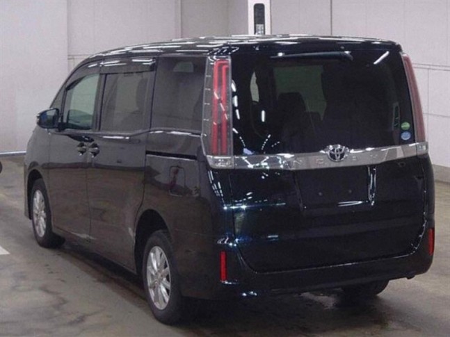Toyota Noah X 4WD 2020
