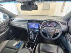 Toyota Harrier Premium 2019